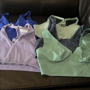 Xl bralette lot includes 5 bralettes